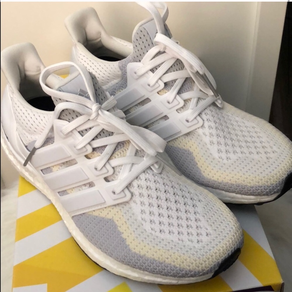 ADIDAS ULTRA BOOST